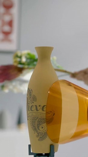 2.6K views · 26 reactions | Engrave in Multi-Angle with 180° Rotation Versatility of LaserPecker 4. 拾拾Easy twist and lock for angle adjustment. #LaserPecker #laserpecker4 #laserengravedgifts #diytools #craftingcommunity #vasearrangement #vasedecor #diyideas #personalizedgiftideas #customizeddesign | LaserPecker Global | Facebook