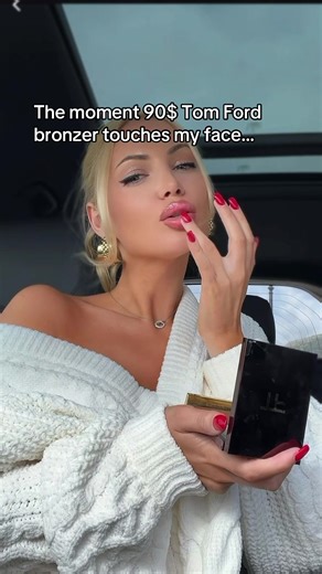 Inner nour is always there… and thats just on contour #bronzer #tomford #loveisblindhabibi