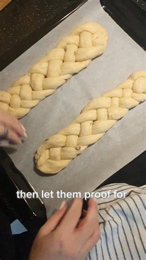 What can you make with Finnish pulla dough? Try beautiful braids, for example! 🌀✨ Here’s a quick and simple tutorial on how to make them. 💛 #comfortfood #baking | Feels like Finland