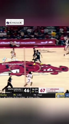 DJ Wagner's Incredible Dunk Highlights Arkansas Basketball