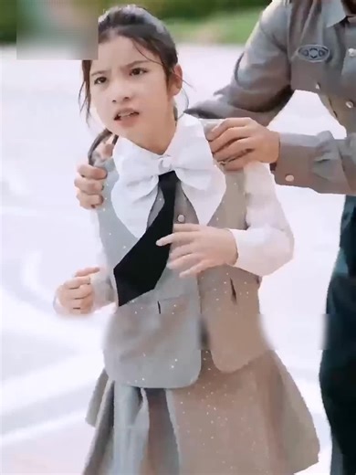 12K views · 378 reactions | EP2 La multimillonaria apareció de repente con el cuerpo de una niña, incluso su hijo no podía creerlo | Ivan Aquiles Giron fans | Facebook