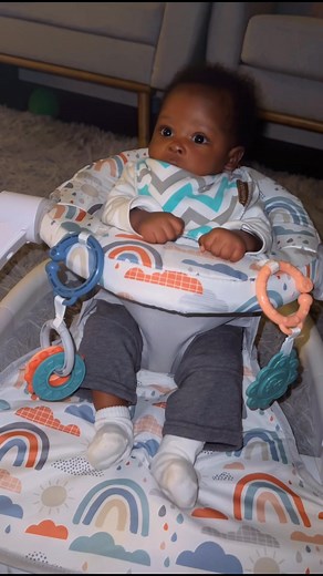 He prefer this than the swings over there | Ene Jean