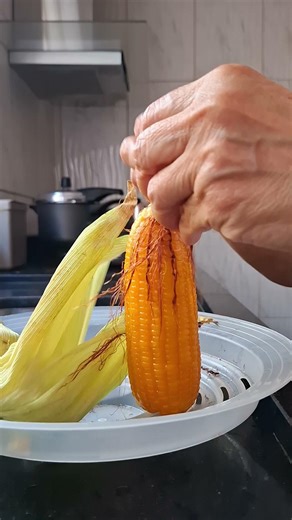 Vc também assa milho 🌽 no microondas ? fica uma delícia 😋