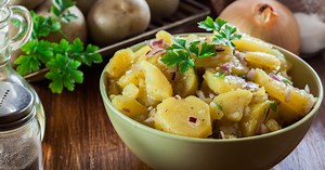 Ne kažu bez razloga da je ovo najbolja krumpir salata na svijetu, evo kako je pripremiti