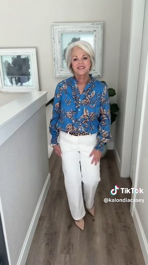 Chic White Jeans Outfit for Women Over 40