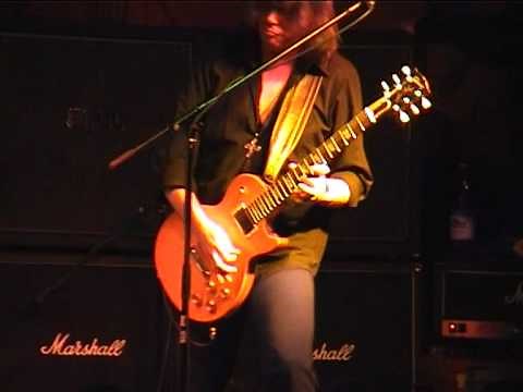 Dokken (with John Norum) - Kiss Of Death live in Hungary, 2002.