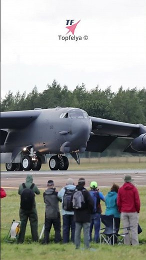 B-52 doing Crab Walking