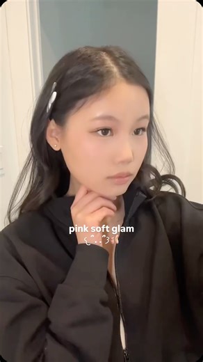 kaitlynewong on Instagram: "muted pink soft glam look 🩰 base: @glowishere blush: @houseofhur_official @canmake_ca powder: @hudabeauty contour: @colorgram.official eyeshadow: @hemekoglobal @a.chicosmetics brow: @kissme_pr lips: @heartpercent_global lashes: @ninetynine_dreams codes: kaitlynewong for 10% off house of hur, kaitlynewong for 20% off ninetynine dreams, kaitlynwong8 for $$ off yesstyle