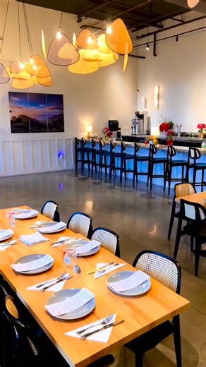 Our Hawaiian Luau Party was even more fun than words can describe! 🌺 Guests enjoyed authentic Hawaiian dishes from our kitchen, award-winning wines, festive leis, island music by live Hawaiian bands, and stunning hula performances—each song featuring a different costume. The evening wrapped up with a mini hula lesson, ending in a joyful group dance together. The Luau turned out to be an incredibly satisfying experience for our guests, and that made us truly happy. And the fun isn’t over yet! Jo