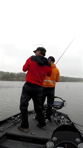 Throwback to a great, early springtime bass caught while sharing the boat with Jeff Kriet several years ago! #BassProShops #RangerBoats #FishGarmin #Fishing #BassFishing