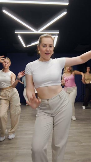 Bachata Lady Style to Mamacita | Kristina | SKILLZ - didžiausias šokių pasirinkimas Vilniuje