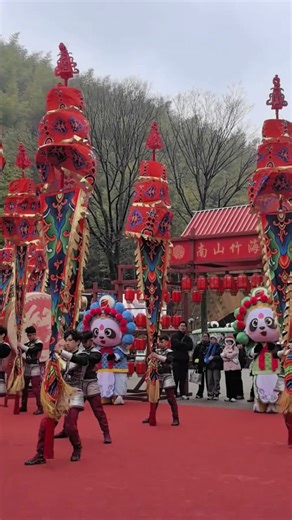 Wow Our Heritage on Instagram: "Zhongfan, also known as "flagpole balancing" , is a traditional Chinese folk acrobatic and performance art. It involves skillfully manipulating a tall, heavy flagpole adorned with decorative silk banners, bells, and ribbons. The performer balances, tosses, spins, and catches the pole using various parts of the body—head, forehead, shoulders, elbows, chin, and even the teeth—all while maintaining a majestic, upright posture. It was inscribed on China's national int