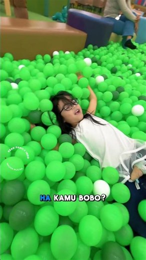 Nagisa sleeping in the ball pit 😆 long time no playground edition! missed it so much #shortvideo