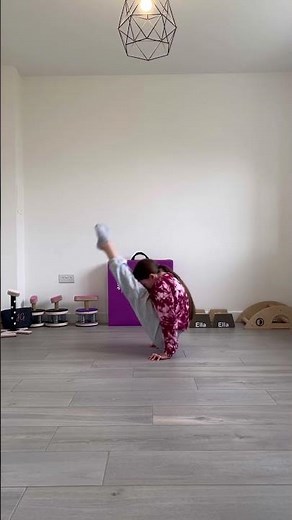 Try this compression challenge? 🤸#acrobatics #acro #shorts #dance