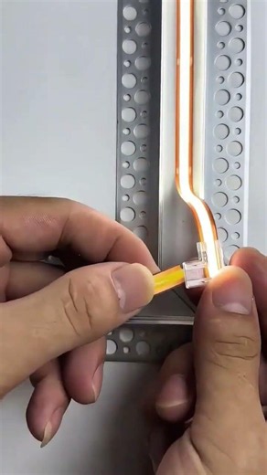 Cut free LED strip + L connector