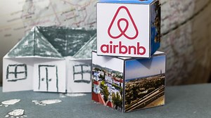Airbnb mise sur un partenariat avec le Tour de France pour renforcer son activité sur le marché français