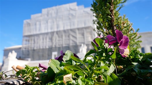 Supreme Court allows Texas to use a congressional map favorable to Republicans in 2026