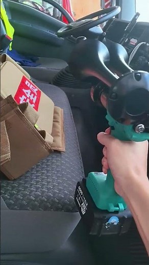 Deafening Evacuation Blast 🤖 #SignalGun #EmergencyTool #LoudAlert