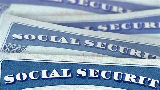 AARP Services, Inc. TV Spot, '2025: Puttshack'