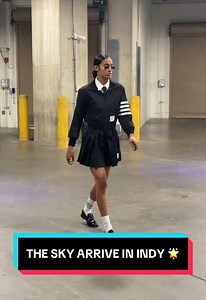 Chicago Sky arrive in Indy for Comm Cup showdown vs Fever