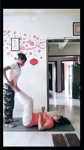 How to do yoga poses with 2 people together ????