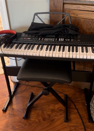 Watch Perfect at home electric keyboard for all ages! on Amazon Live