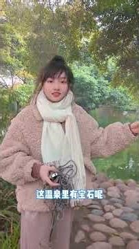 These flowers are quite pretty, but what happened to my hand? #lucky #cat #cute #funny #shorts