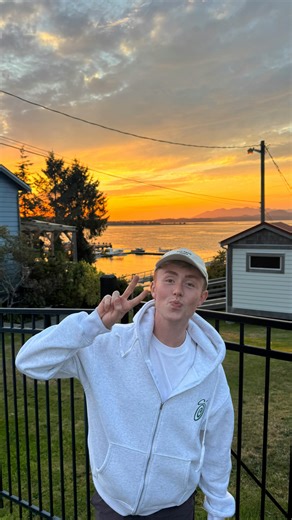 Jamie Harkin on Instagram: "Trying a Nanaimo Bar for the first time in Nanaimo, BC!! 🍫☘️🇨🇦📍 • • #nanaimo #canada #moving #startingover #britishcolumbia #vancouverisland #nanaimobars #canadian #canadafood"