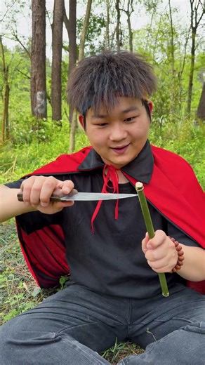 你会像索尔这样给洛基制造梳子吗？#outdoors #camping #funny #outdoorwork #mangaedit