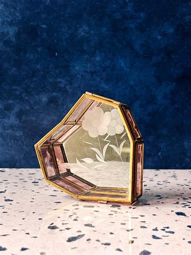 Heart-shaped Metal & Glass Jewelry Box With Etched Lid Stained Glass Sides Mirrored Bottom and Ball Feet 4.5” L X 4.5” W X 1.5” D - Etsy