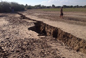 Bow Stress: Deep Crack Opens in Viesca, Mexico