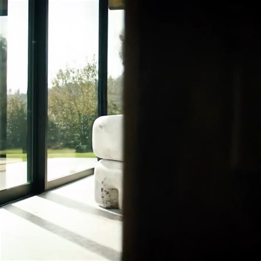 Real modular. Delivered to your door. Studios, home offices, backyard retreats — without the endless build drama. DM “BROCHURE” for pricing & specs. Permit friendly. Lease to buy option. #ModularHome #Prefab #PrefabHomes #TinyHome #BackyardStudio #HomeOffice #GardenStudio #GrannyFlat #StudioDesign #ModularBuilding #ModularLiving #Melbourne #Victoria #Australia #BoulderBros #mancavesaustralia #prefab | BoulderBros | Facebook