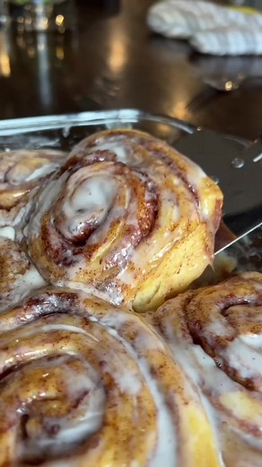 Best Ever Homemade Cinnamon Rolls Recipe with Heavy Cream