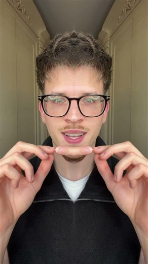 TUTORIAL Eat finger👈🏼 #TREND 👀😂 #trend #magic #tutorial #backstage #creative #lol #shorts