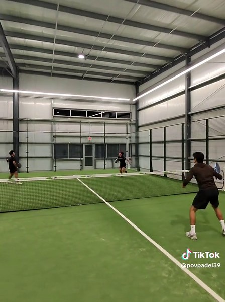 Mastering Padel Techniques: Essential Tips and Tricks