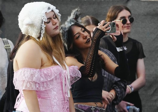 How to get the most out of this massive, 5-day Phoenix festival