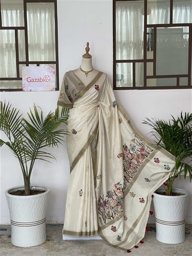 Katha work tussar silk saree. Off white color. ✨ Restocked on high demand.😍🫶🏻 Dm us for order or kindly visit our store at Hattisar 9818895297 #gazabkodeal #tussar #silk #kathawork #saree