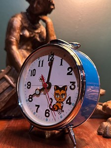 Vintage Cat Alarm Clock: Mid-century Chinese Wind-up Timepiece - Etsy
