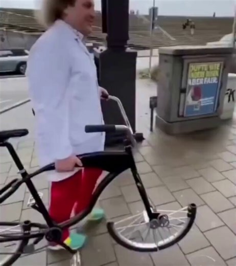 Ce scientifique fou vient de prouver que les roues n'ont pas besoin d'être entières pour fonctionner.