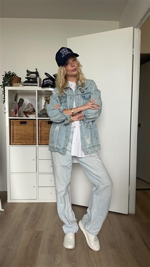 World Series Game 2 OOTD!! #whatsarawears #baseballoutfit #worldseries #WantItAll | What Sara Wears