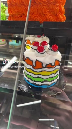 It’s been a min since I’ve done a Meijer cake finds. So here we go 💓 @Meijer #hereforthesweettreats #meijer #meijerfinds #cake #fyp #foodoftiktok #cantonohio #foodie #meijercakes #foryou #bloggerlife