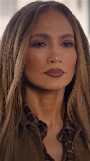 100K views · 1.8K reactions | Reina solo hay una y la selva le pertenece.  Si no es con J.Lo, no es #Anaconda. Ven a ver el clásico que lo cambió todo, exclusivamente en cines.  | Sony Pictures | Facebook