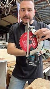 Don’t pin the guard #circularsaw #construction #woodworking #carpenter #fyp