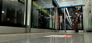 （超低视角）杭州地铁19号线若菜四季 PM179 19024 火车东站东广场往火车西站方向进站（时代tPower-TN28（UR1/JP6）型牵引逆变器）