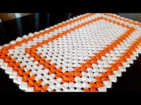 SIMPLE RECTANGULAR CROCHET RUG