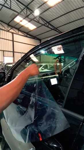 Sun Film Installation in 60 Seconds | Clean & Bubble-Free Window Tint Tutorial