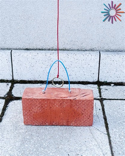 Brick lifting made fun and easy 🎈🧱💡 | Creative Bee