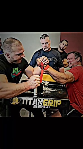 Ermes gasparini Vs Devon larratt Practice Left hand 😱🗿 #shorts #armwrestling #shortsfeed #edit