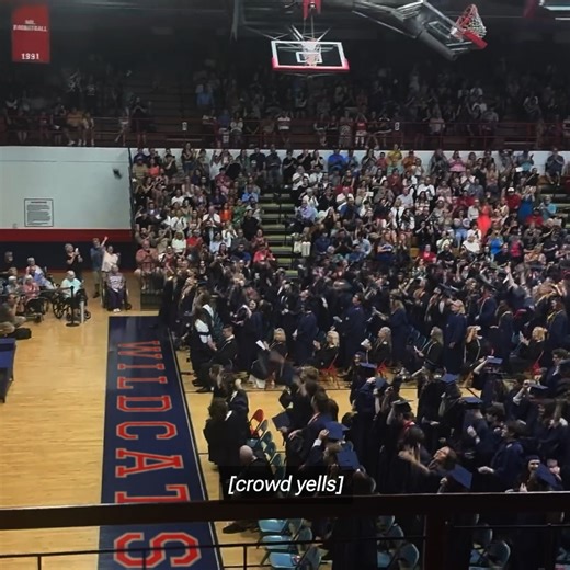 With Gemini Live on Google #Pixel9, there’s a whole new way to talk with your phone: goo.gle/4aSMvve #TeamPixel | Made by Google