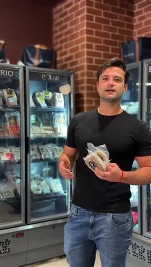 Flagrantebq on Instagram: "🦐 BARBACENA, NOVIDADE PREMIUM CHEGANDO! Agora você já pode encontrar nossos produtos Milanez no Armazém São José, aqui na cidade! Estamos levando até você uma experiência gastronômica diferenciada, com produtos artesanais feitos com Filé de Camarão selecionado, qualidade e muito sabor. 🔥 Produtos disponíveis: ✔ Linguiça de Filé de Camarão ✔ Hambúrguer de Filé de Camarão 🧀 Sabores especiais: • Hamburguer ou Linguiça de Filé de Camarão com Queijo Coalho • Hamburguer o